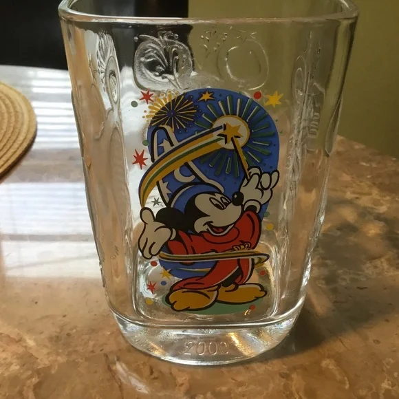 Disney World 2000 McDonald’s Glasses Epcot and MGM (2 Glasses) - Picture 15 of 16